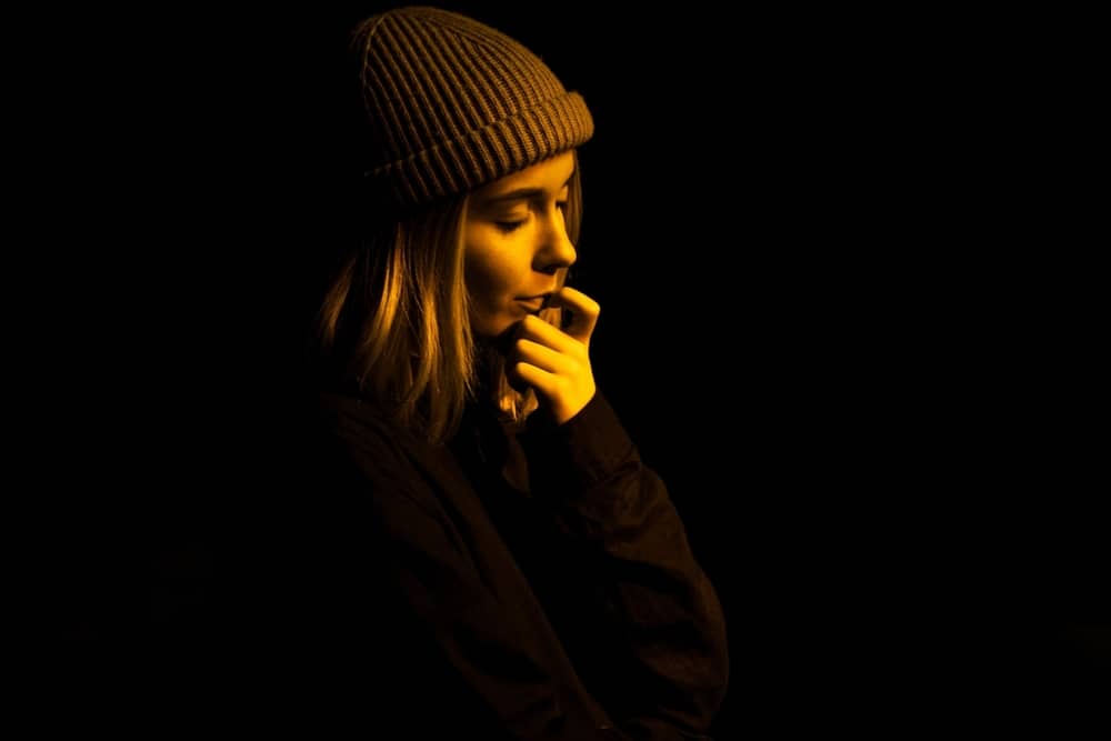 signs of nervous body language