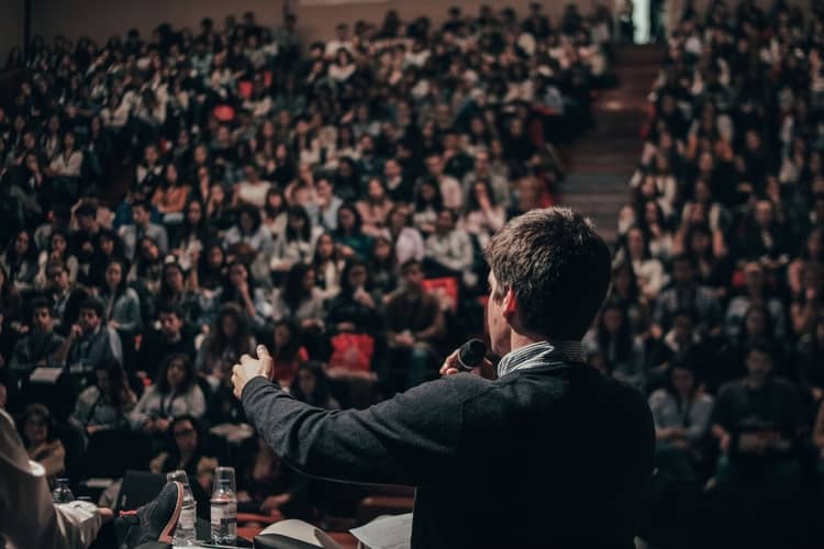 Engage With The Audience To Lengthen Your Speech