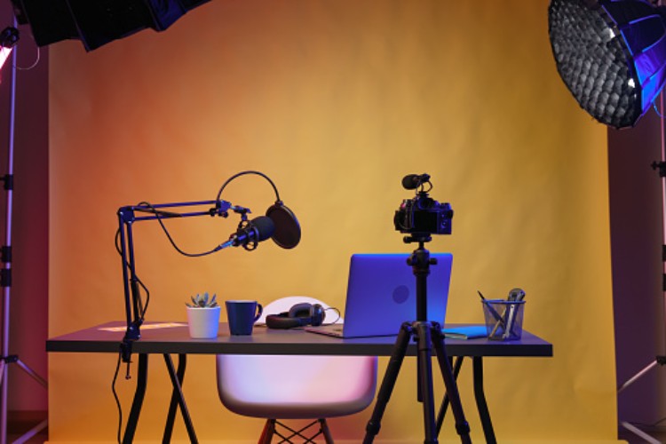 superior apparatus to avoid awkward zoom meetings